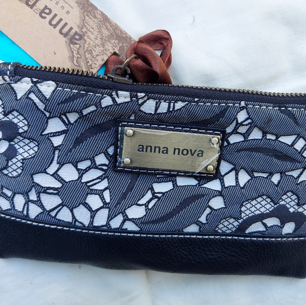 Black and White Floral Anna Nova Clutch